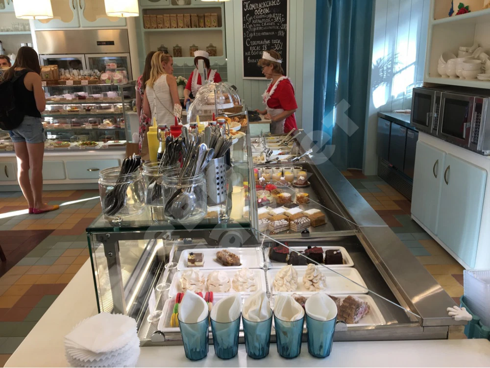 Среднетемпературная холодильная витрина Bistro BM 938
